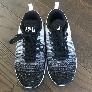 Like New APL Techloom Pro Women’s Runners Size 6.5